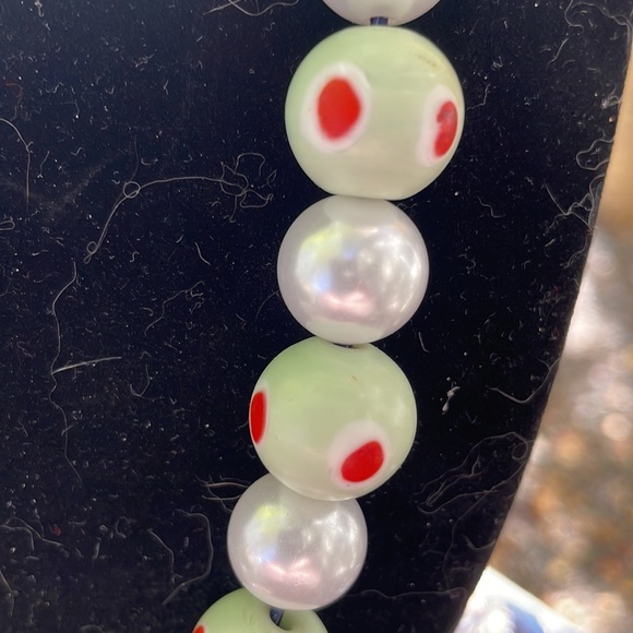 Retro Style 50’s Pin-Up Vibe Handmade Necklace w Upcycled Beads & Ribbon - Picture 6 of 6